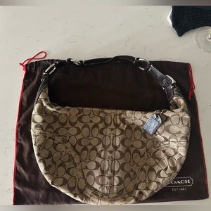 Vintage coach bag comes with dust bag!